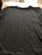 Ladies blck t shirt size 2xl see measurements