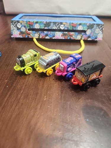 Thomas und seine Freunde Minis mit Tragetasche - Bild 9 von 11