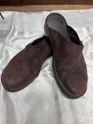 Women s Clark s Brown Suede Clogs, Size 8