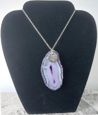 Royal by Oriflame Purple Agate Stone Pendant Necklace Rhodium Plated NEW - Image 1 of 4