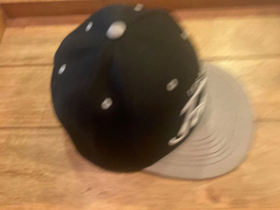 DE COLECCIÓN Y2K ROPA FATAL GORRA SNAPBACK LOS ANGELES (OS ADULTO) COLORES RAIDER Foto 4 de 4