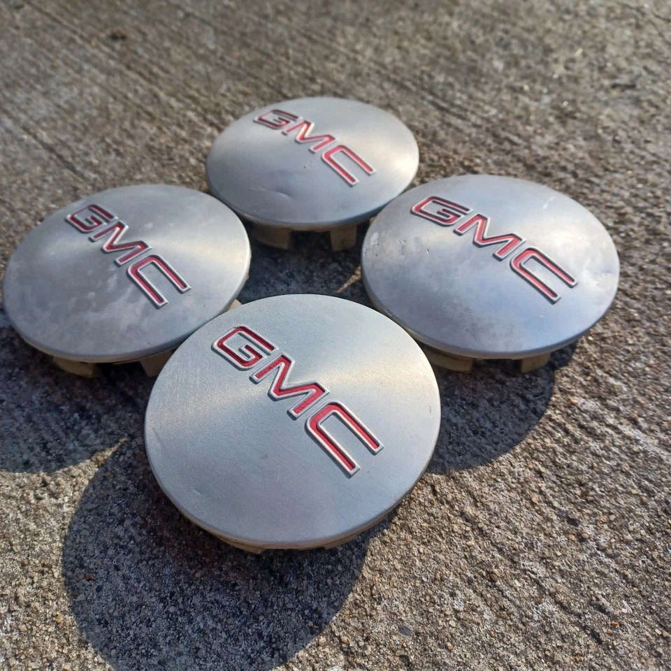 Комплект из 4 центральных колпаков GMC Acadia 2007-2013 номер детали 9595116 B1 - Изображение 2 из 3