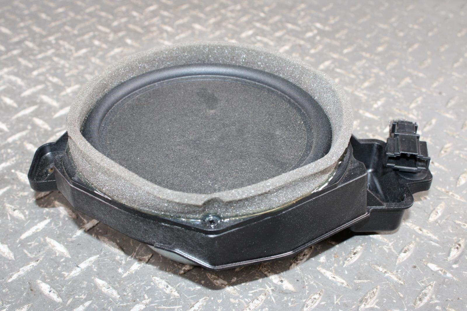 13-18 Flying Spur Sedan Rear Passenger Right RH Door Speaker Sub OEM Factory WTY