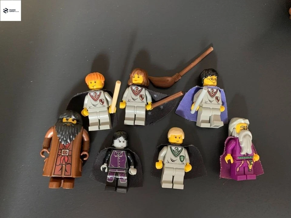 LEGO Harry Potter Hogwarts Castle {1st edition} 4709 In 2001 Used Retired - Image 2 of 3