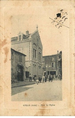 AUDE  AZILLE  place de l'église
