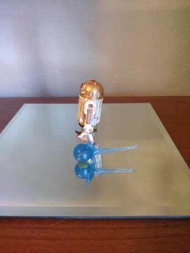 Star Wars 2004 Sneak Preview ROTS R4-G9 Astromech lose rot/gold - Bild 4 von 4