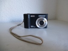 Medion MD 85820 10.0 MP Digital Camera with 3x Optical Zoom & LCD Screen