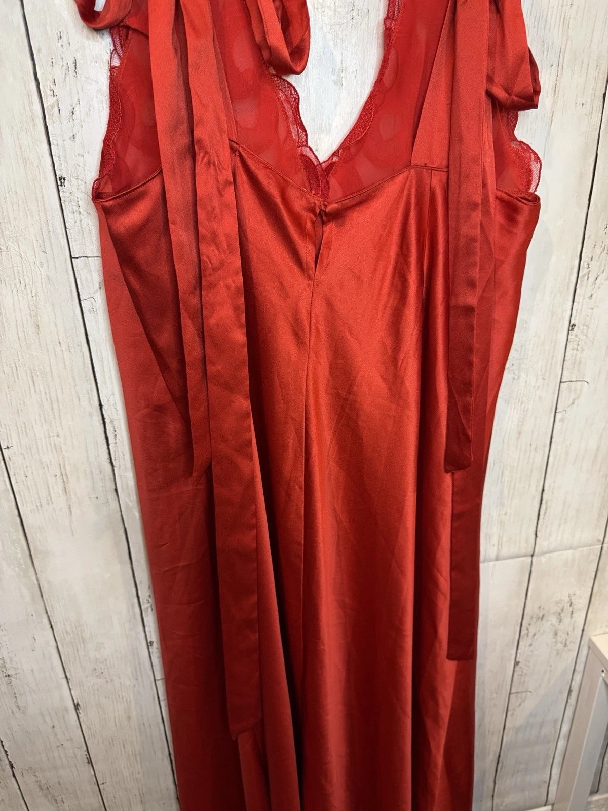 UNDERCOVER Abito rosso Victoria's Secret legato con fiocco ricamo tuffo raso grande nuovo con etichette