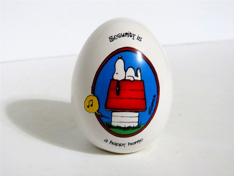 SNOOPY PEANUTS CHARLIE BROWN AVIVA VINTAGE CERAMIC EASTER BEAGLE EGG 1972