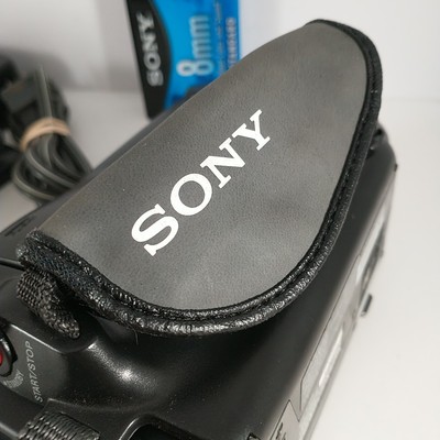 Sony Handycam CCD-TRV12 Video8 Video Camera 8mm Camcorder Bundle