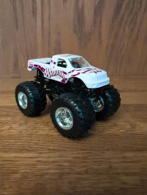 Hot Wheels Monster Jam Madusa 1:64 Monster Truck 