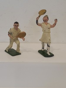 JOHN HILL & CO TOYS LEAD TENNIS PLAYERS MAN WOMAN BRITAINS SCALE 384A & 384B