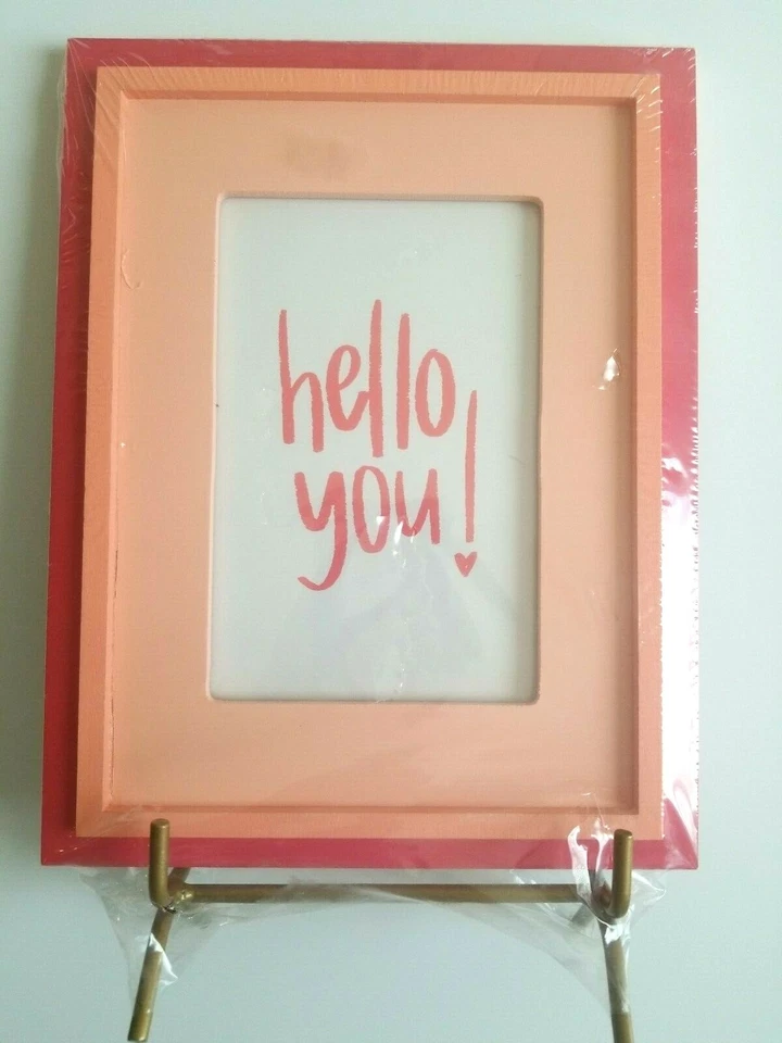 Marco de fotos y soporte coral y dorado "Hello You" habitación de niñas, oficina, dormitorio, etc. Foto 4 de 4