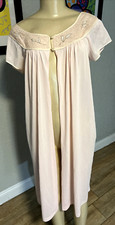 VTG Pink W/Lace Satin Accent Leaves Robe Open Front Small See Details y0