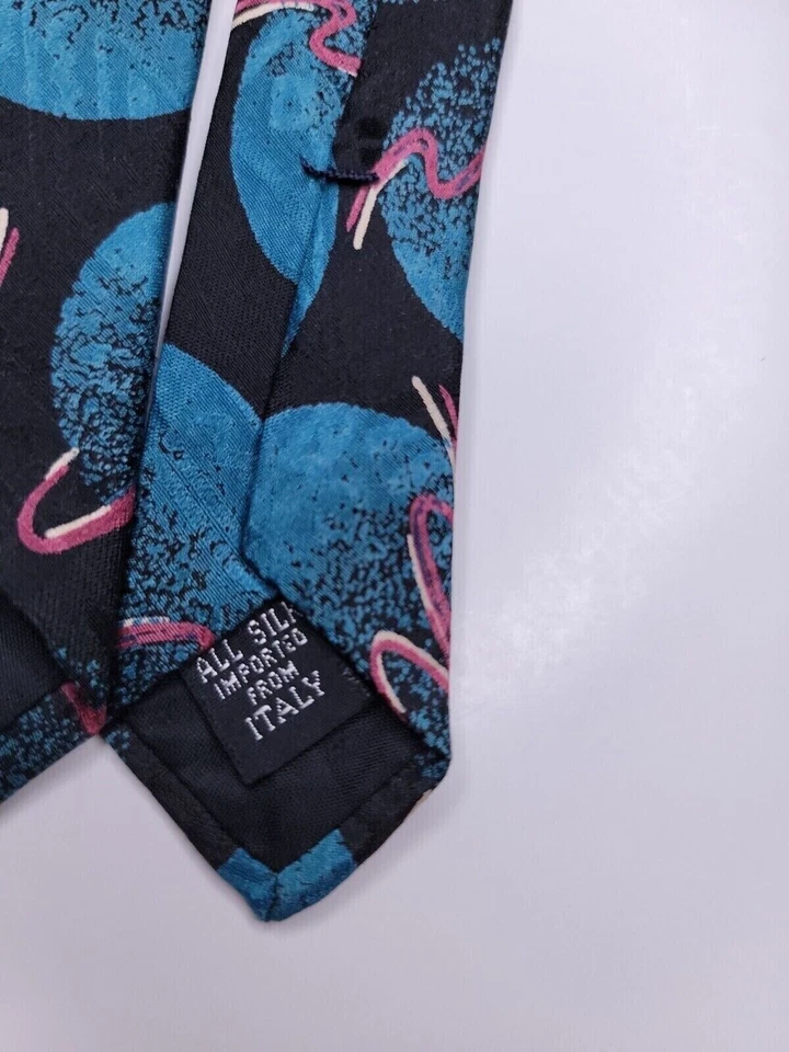 Gravata formal masculina Kuppenheimer 56"Lx4"W azul/preta - Imagem 4 de 4