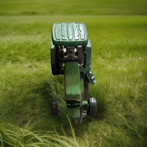 John Deere 1/64 Tractor - Green/Yellow (6990) 2734U - Picture 2 of 5