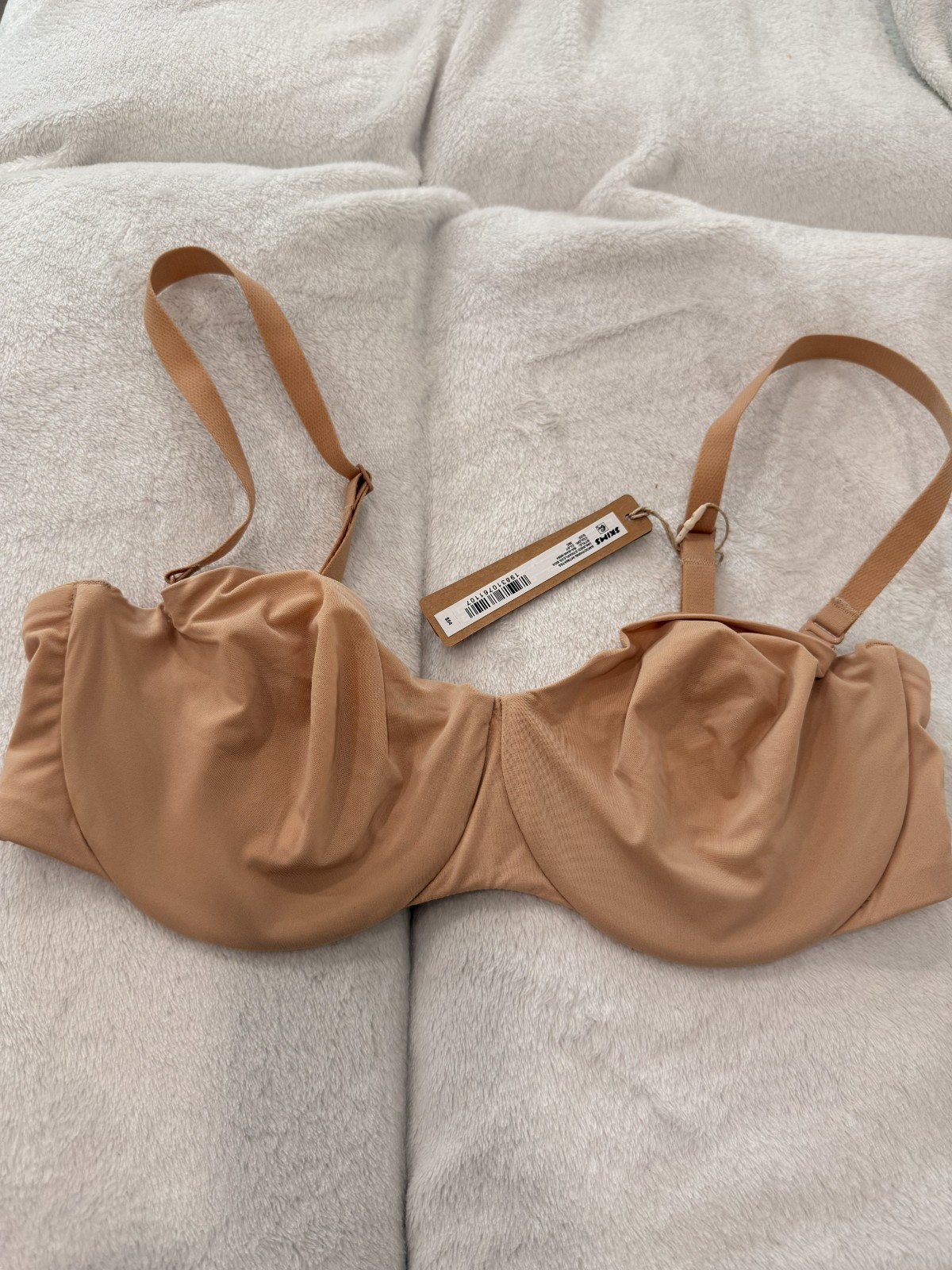 NWT-Skims Smoothing Intimates Unlined Strapless Convertible Bra BA-BAN-9054