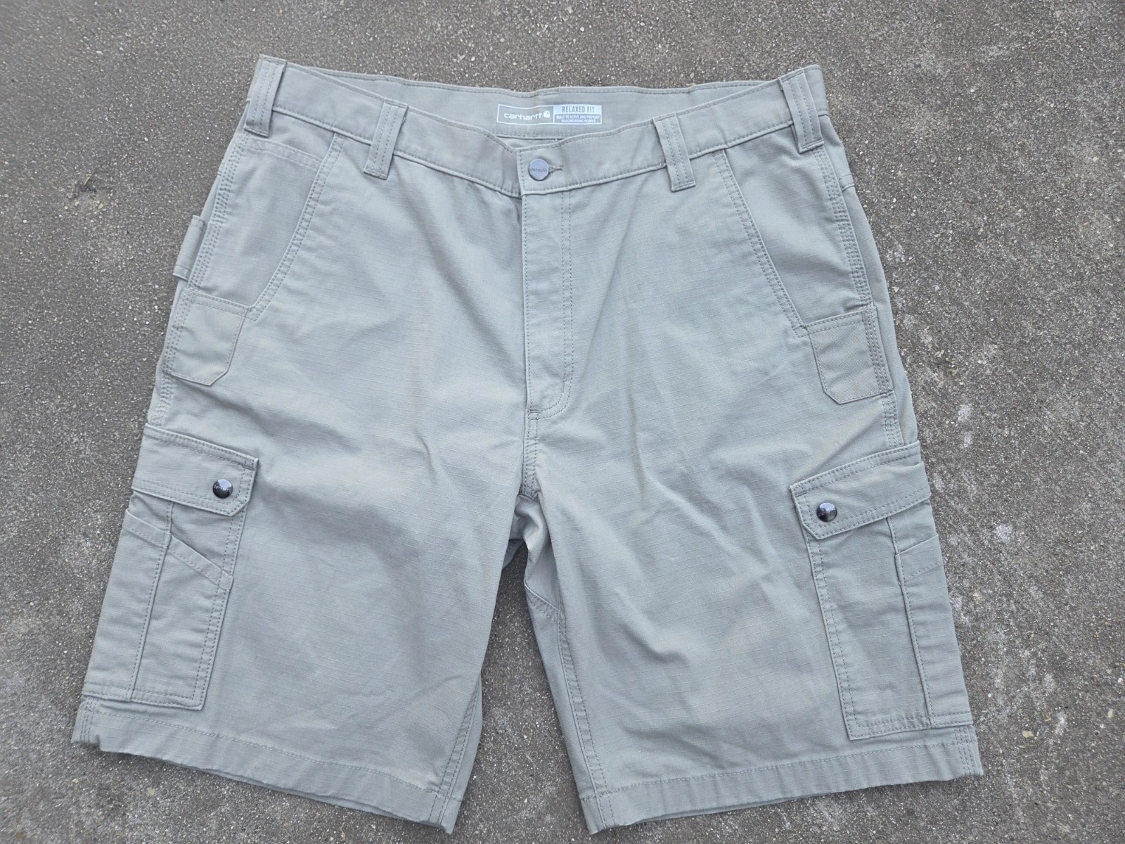 NWOT Men's Carhartt 11" Relaxed Ripstop Greige Cargo Shorts Size 38
