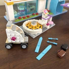 2015 LEGO FRIENDS 100%.  41109-HEARTLAKE CITY AIRPORT INSTRUCTIONS- NO BOX