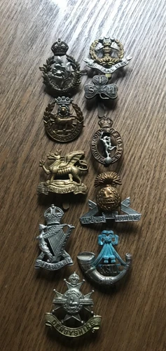 LOT OF 10 x BRITISH ARMY MILITARY CAP BADGES Ww1 WW2 post war ?