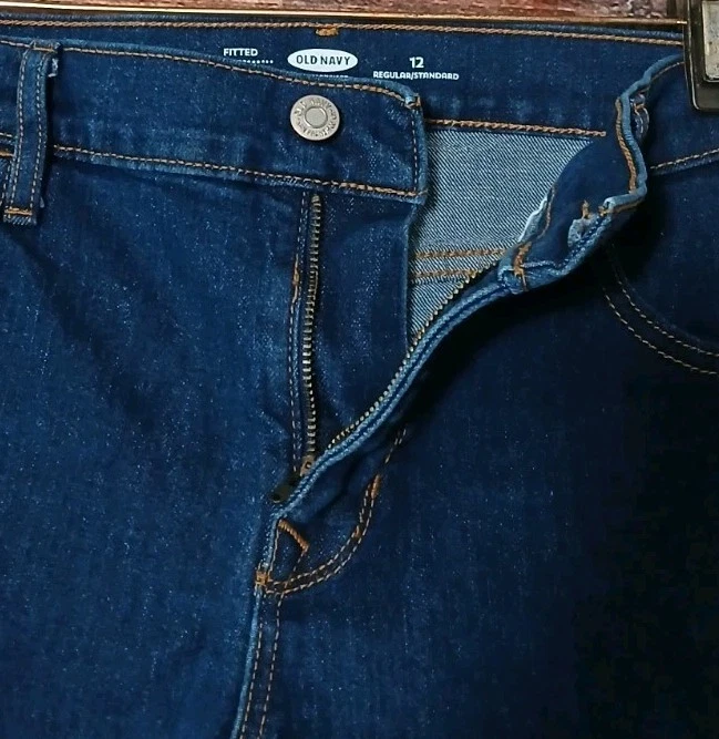 Pantalones Cortos de Jean Old Navy Talla 12 Ajustados Deshilachados Dobladillo Crudo Azul Oscuro Denim Elastizados Medianos Foto 4 de 4