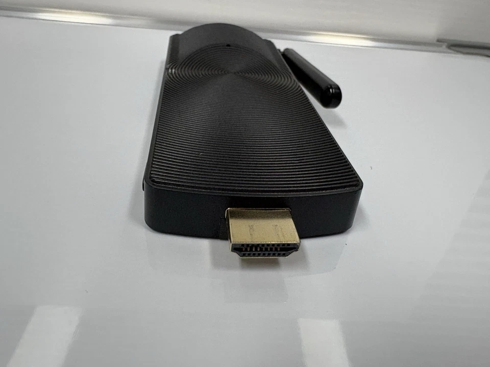 Azulle Access 3 Mini PC Stick Intel - N3450 - 4GB RAM - 32GB SSD Windows 10 - Image 2 of 4