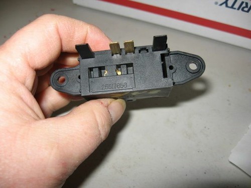 INTERRUPTOR DE ENCENDIDO ELÉCTRICO 94 CENTURY 91 92 93 95 479 - Imagen 2 de 2