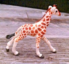 Safari Limited Baby Giraffe Figure Calf 4" x 4"