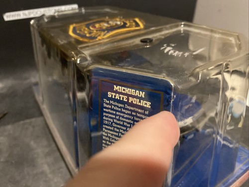 Code 3 Police Car Ford Crown Victoria 1/24 Michigan State Patrol W/Patch - Picture 6 of 6