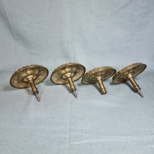 Set of 4 Vintage Round Flower Stamp Brass Curtain Rod Tiebacks - Picture 3 of 7