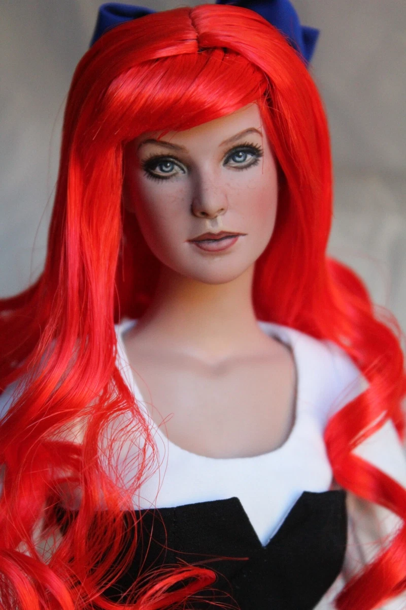 Ariel on 2025 land dress