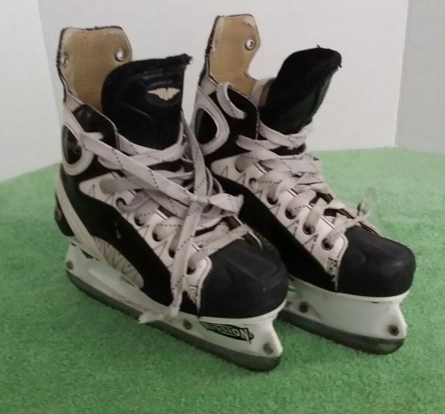 MISSION AMP 6 ICE HOCKEY SKATES SIZE 3.5 D Black/White Genuine eBay