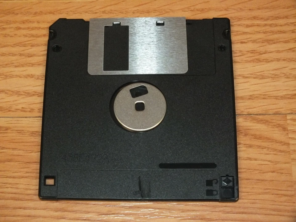 Vintage High Density 3M IBM Formatted 1.44 MB Floppy Diskette Only - Image 2 of 2