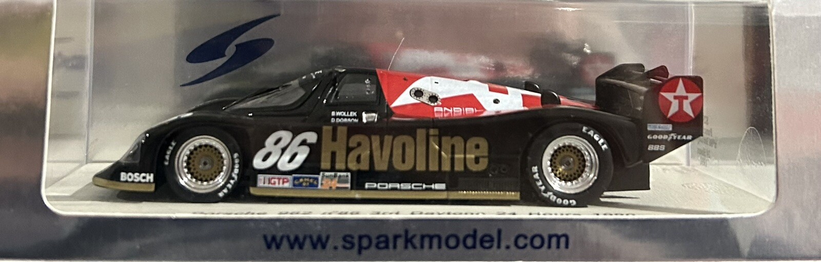 Foto 1 di 9