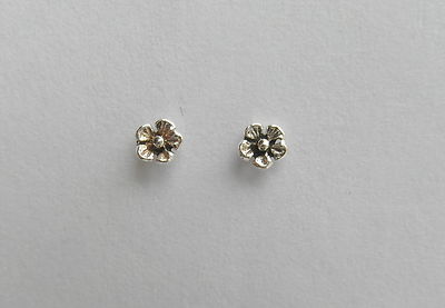 Sterling Silver,Diamond NP1057 Flower Nose Stud At ₹ 999/piece In Mumbai