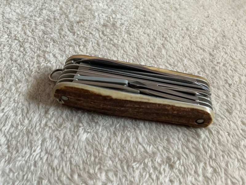 HOFFRITZ VICTORINOX SWISS ARMY KNIFE WITH STAG HANDLES