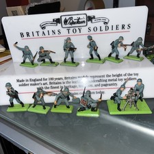 BRITAINS DEETAIL WW2 SERIES 1 & 2 GERMAN SOLDIERS x 10 & MORTAR TEAM 