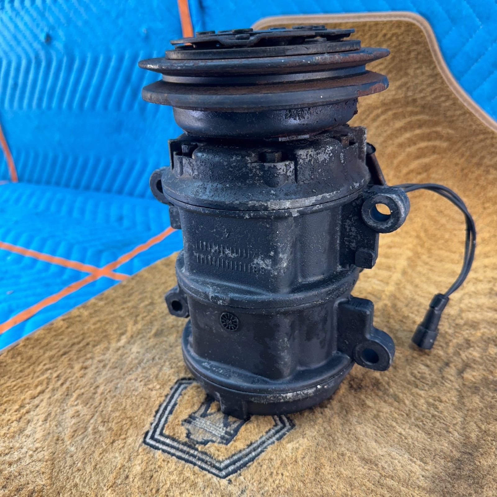 1989–1991 CHRYSLER MASERATI AC Compressor 3849616 OEM