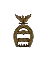 Antique Vintage Masonic Odd Fellows IOOF Cast Iron Horseshoe Trivet Wall Hanger