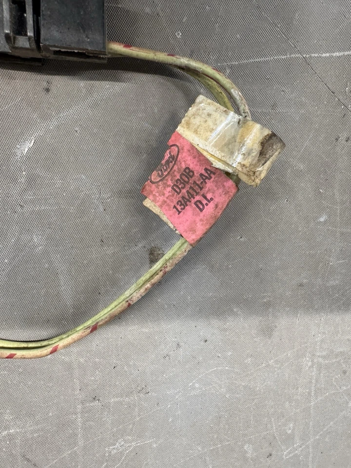 Luz trasera interruptor luz trasera pedal freno Ford Mustang Torino Mercury 1971-1980 Foto 3 de 4