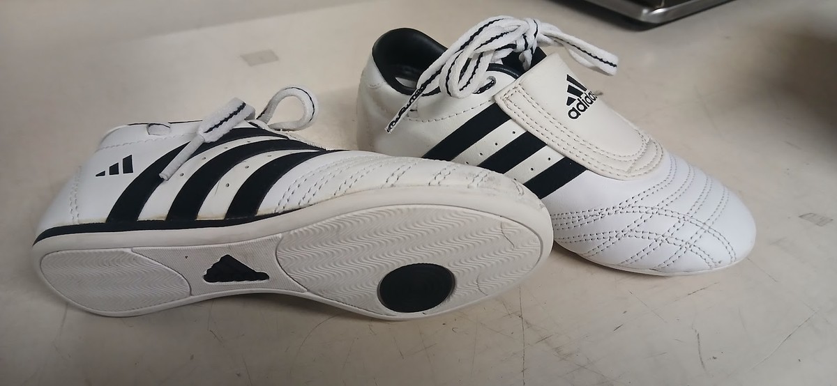 adidas TKD SM-II Low Cut Taekwondo, Karate, Kungfu, Martial Arts Shoes Y13  AE2