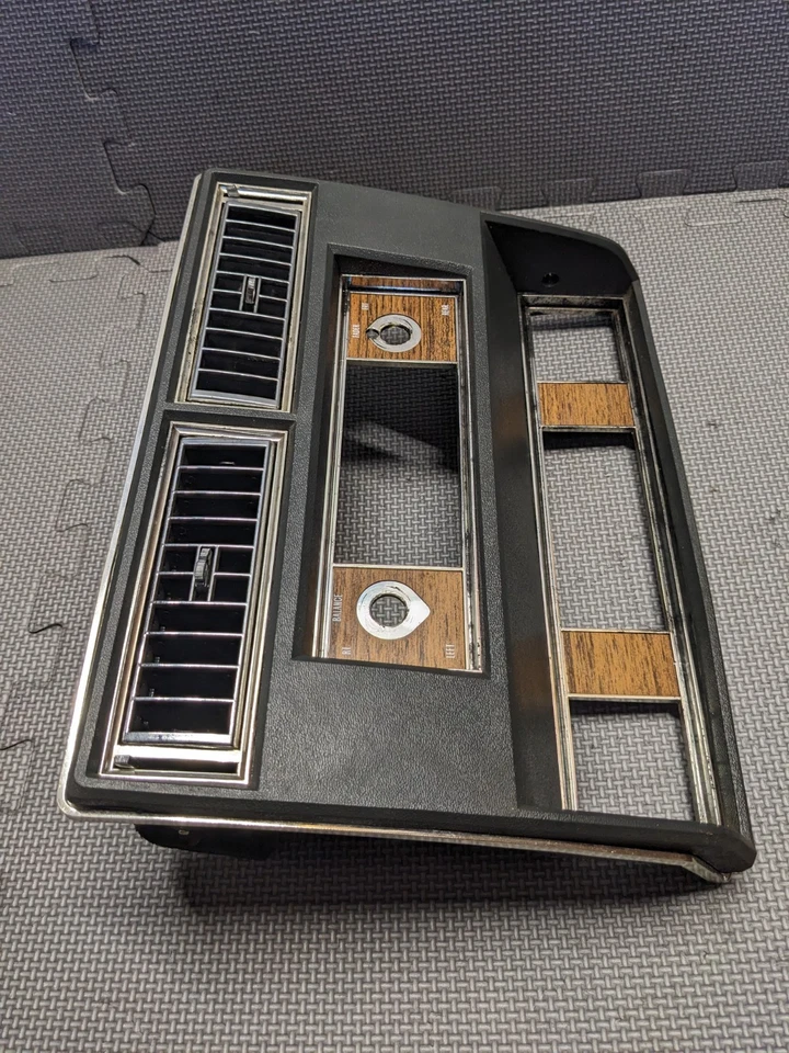 1977-1986 Cadillac Fleetwood Deville GREEN Center Dash Radio Trim Bezel Panel - Image 3 of 4