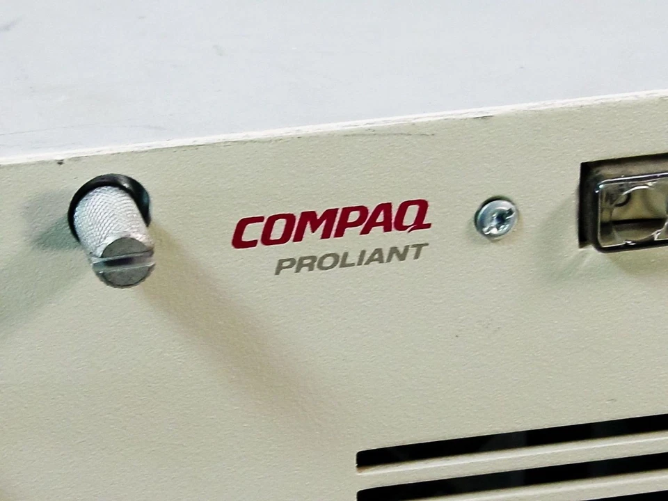 Compaq 2000 Proliant Server Series 3130 - No Hard Drives - As is / For Parts - Image 2 of 4
