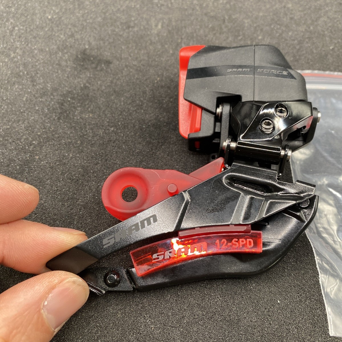 パーツ Sram Force AXS D2 Iridescent Braze-on FD SRAM Force AXS Front Derailleur (2 x 12 Speed) (Braze-On