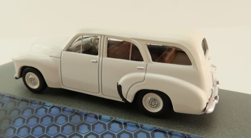 DDA Collectibles 1953 Holden FX Station Wagon Panel Van White Diecast 1:64 - 第 4/4 張圖片