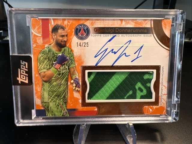 2024-25 Topps Exhibition Paris Saint-Germain Auto Relic Gianluigi Donnarumma /25