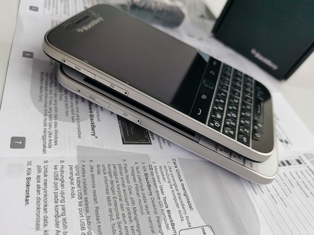 BlackBerry Classic (BlackBerry Q20) - Unlocked - 16 GB - 3.5