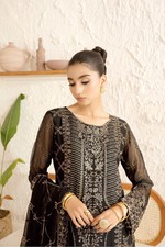 Shalwar Kameez For Women. Pakistani Designer dress
