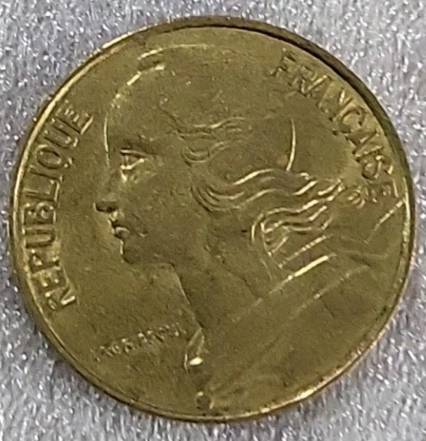 Foto 1 di 3