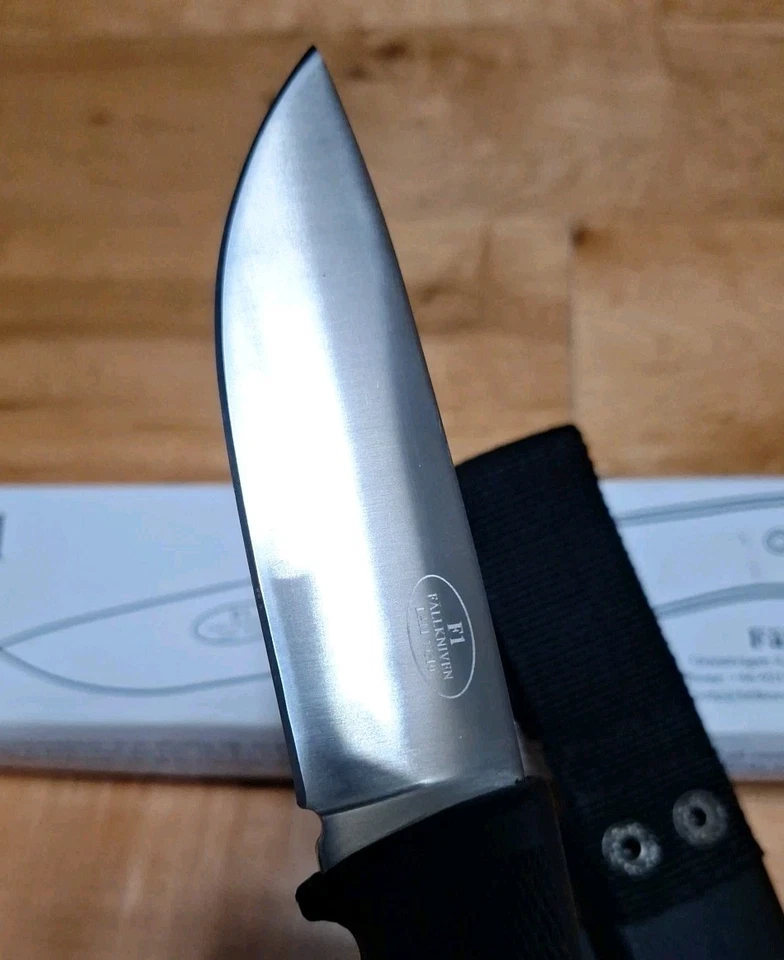 FALLKNIVEN F1 PILOT SURVIVAL KNIFE SS BLACK SHEATH NEVER USED MINT CONDITION - Image 4 of 4